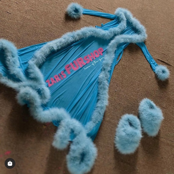 Custom Fur Robe - Picture 3 of 7